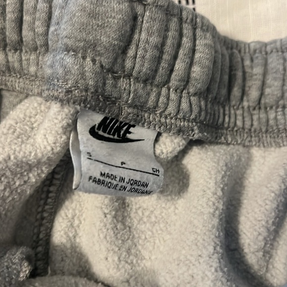 Nike joggers - Picture 2 of 3
